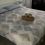 Rosso Taormina جيارديني ناكسوس