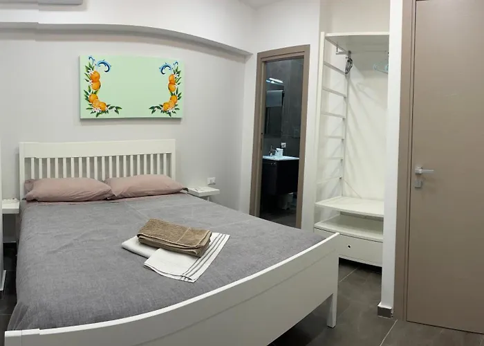 Rosso Taormina Giardini-Naxos