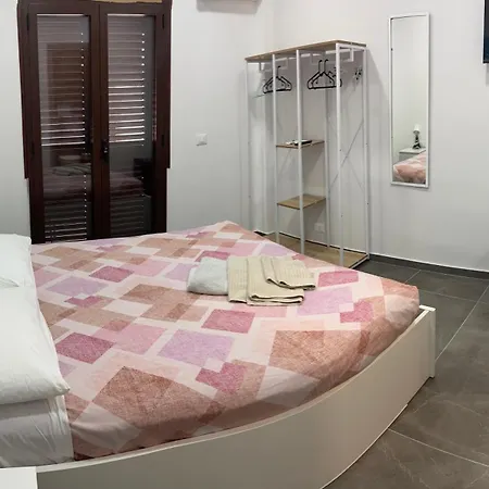 Rosso Taormina Gæstehus