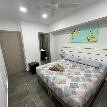 招待所 Rosso Taormina